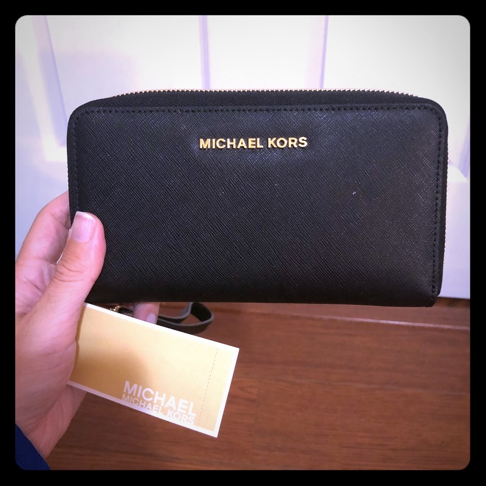 Michael Kors wristlet